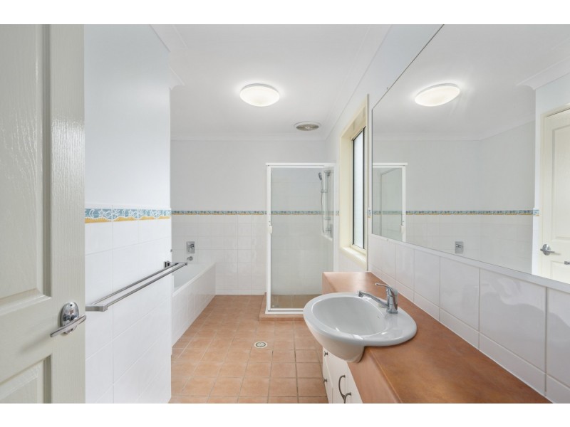 85 Lindfield Road, Helensvale QLD 4212