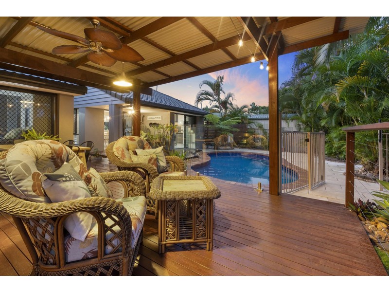 6 Eildon Place, Helensvale QLD 4212