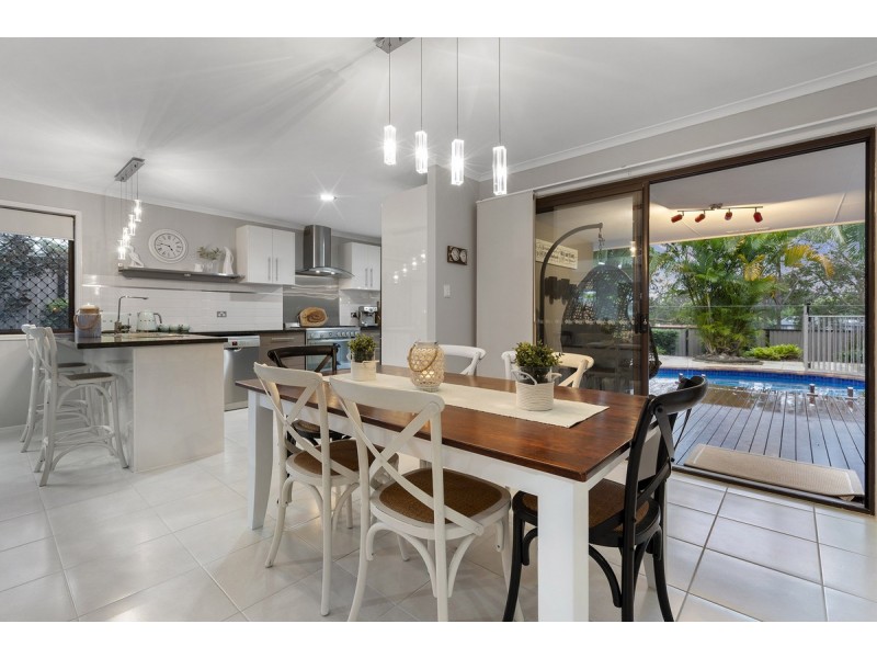 6 Eildon Place, Helensvale QLD 4212