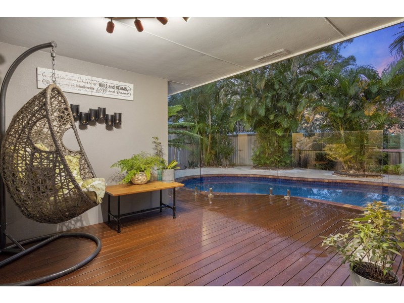 6 Eildon Place, Helensvale QLD 4212