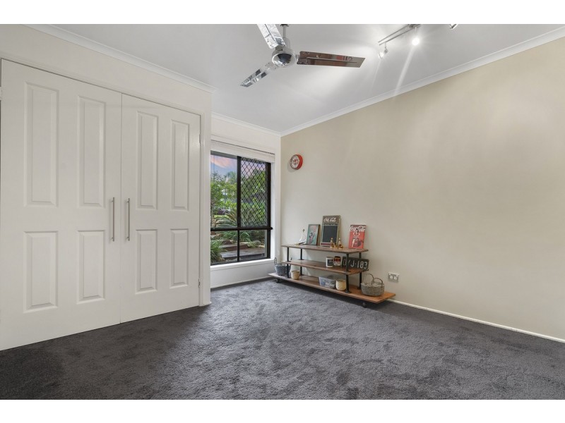 6 Eildon Place, Helensvale QLD 4212