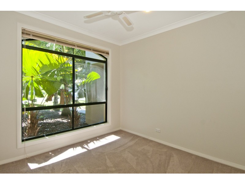 11 Waterside Esplanade, Helensvale QLD 4212
