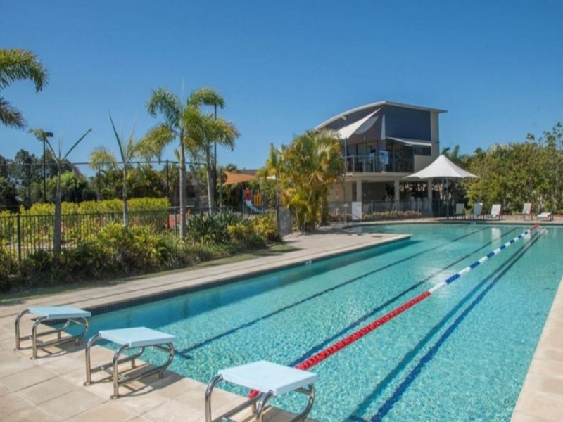 11 Waterside Esplanade, Helensvale QLD 4212