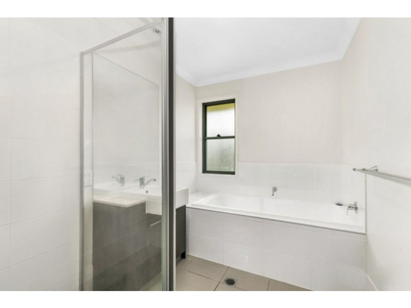 28 Brookside Circuit, Ormeau QLD 4208
