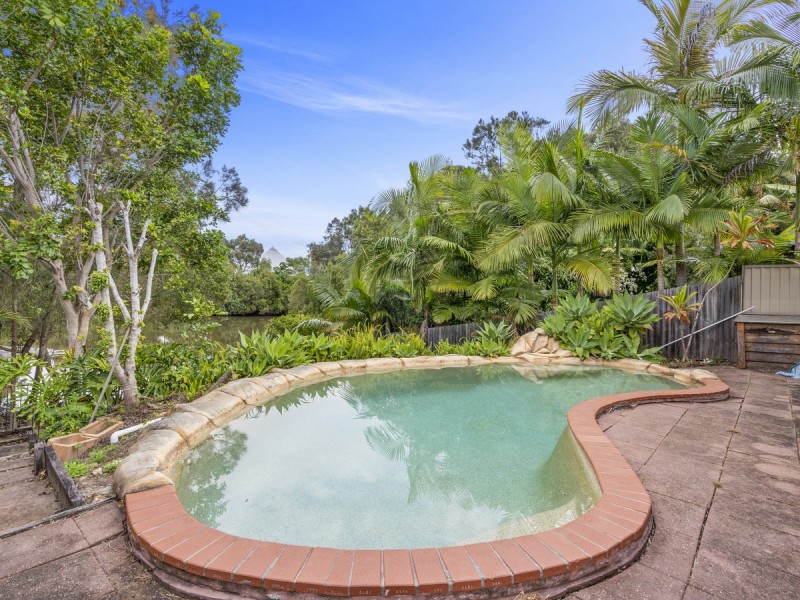 15 River Oak Drive, Helensvale QLD 4212