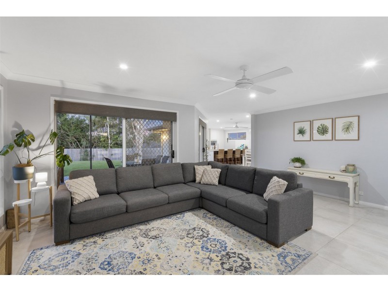 8 Elanda Place, Helensvale QLD 4212