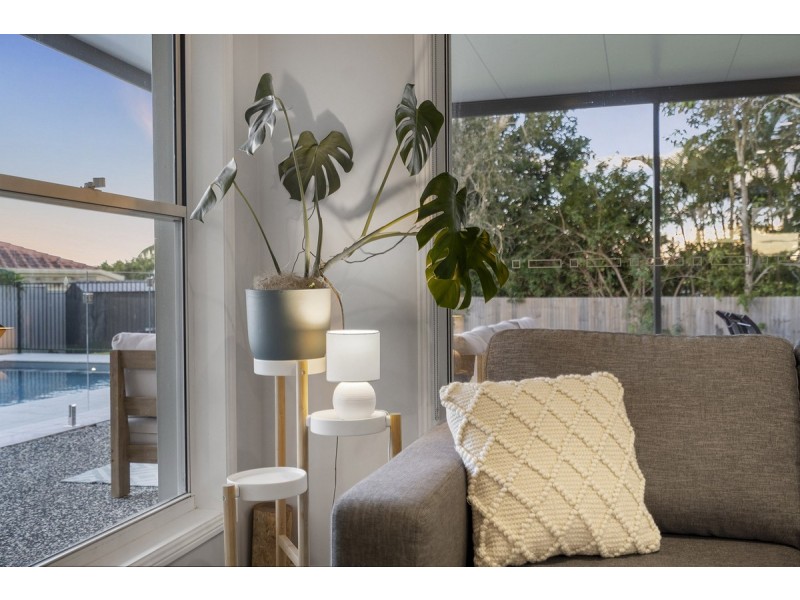 8 Elanda Place, Helensvale QLD 4212