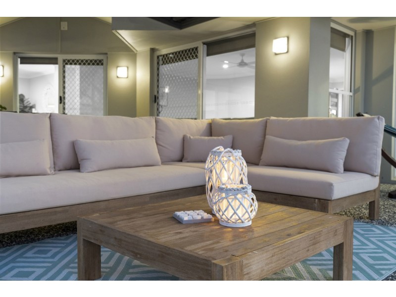 8 Elanda Place, Helensvale QLD 4212