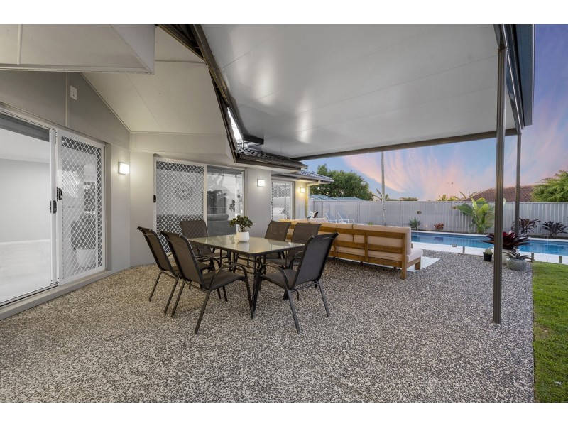 8 Elanda Place, Helensvale QLD 4212