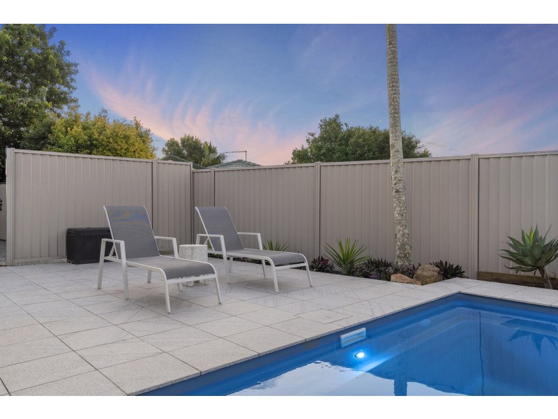 8 Elanda Place, Helensvale QLD 4212