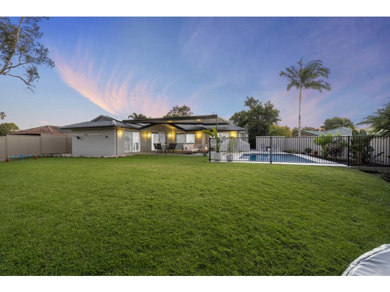 8 Elanda Place, Helensvale QLD 4212