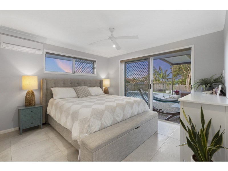 8 Elanda Place, Helensvale QLD 4212