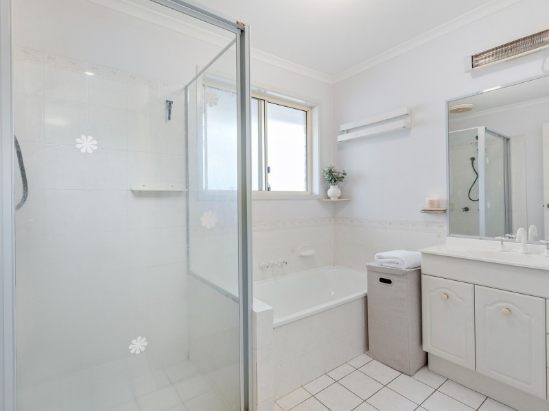 34 Cootharaba Drive, Helensvale QLD 4212