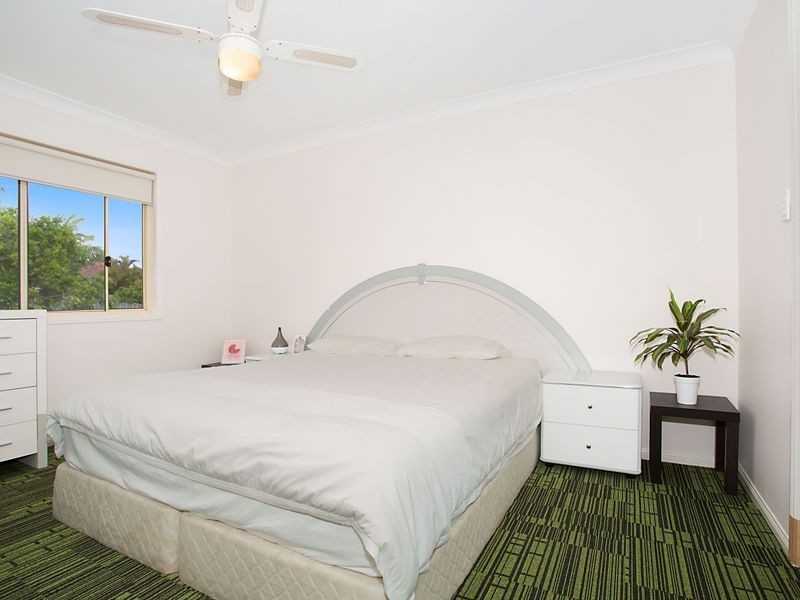 13 Laysan Crescent, Pacific Pines QLD 4211