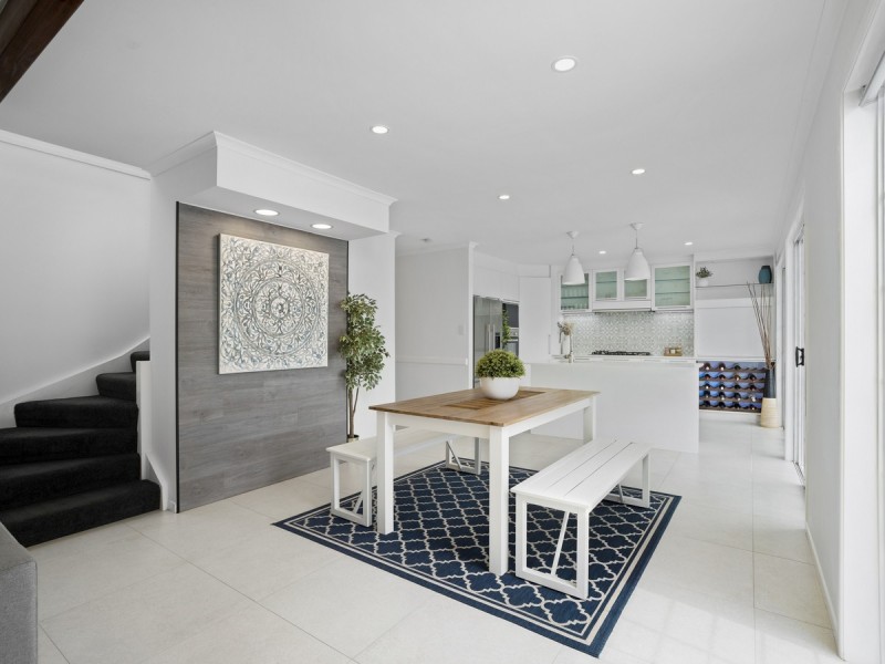 118 Slatyer Avenue, Bundall QLD 4217