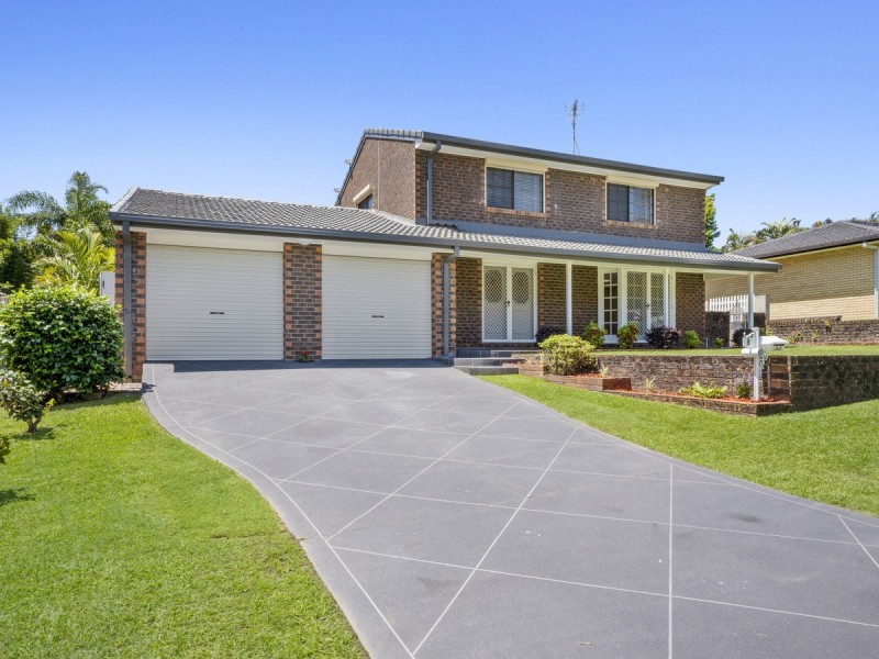 8 Wolvi Place, Helensvale QLD 4212