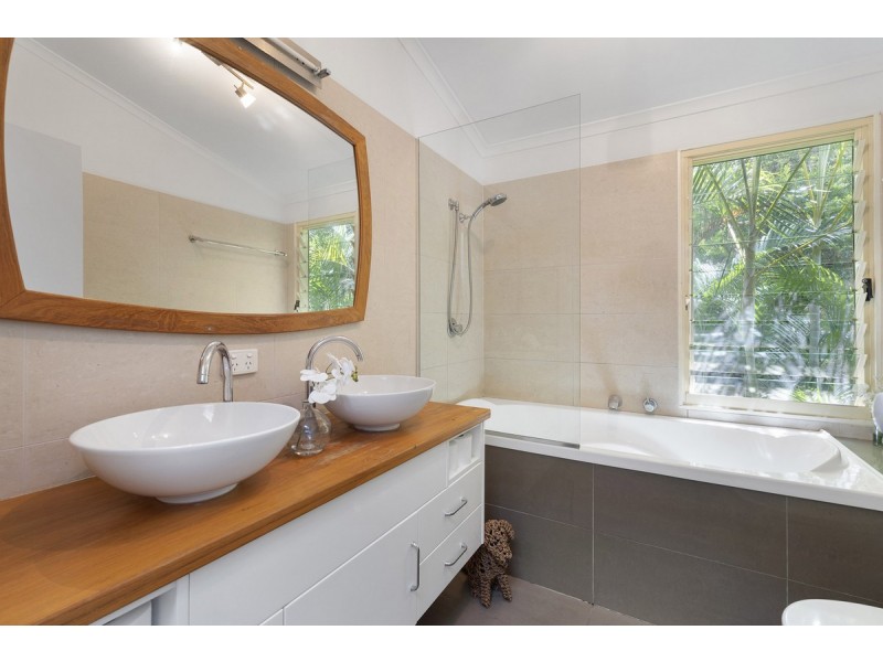 115 Mystery Road, Guanaba QLD 4210