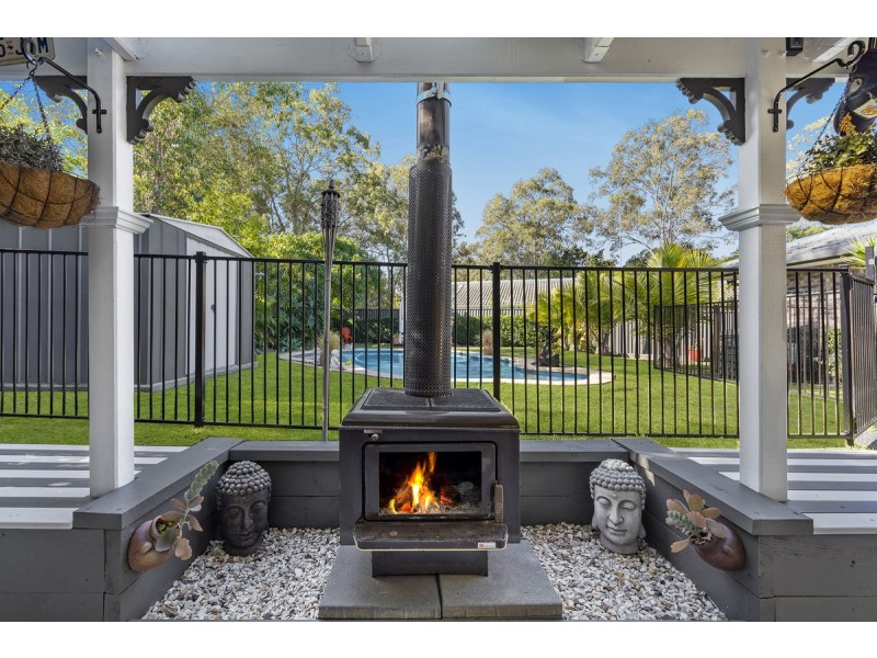 4 Calder Crescent, Helensvale QLD 4212