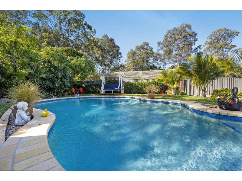 4 Calder Crescent, Helensvale QLD 4212
