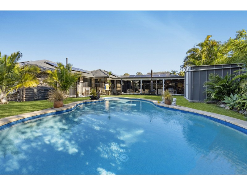 4 Calder Crescent, Helensvale QLD 4212