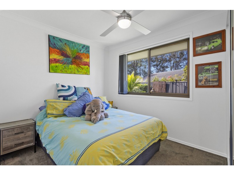4 Calder Crescent, Helensvale QLD 4212