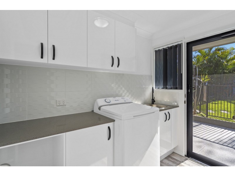 4 Calder Crescent, Helensvale QLD 4212