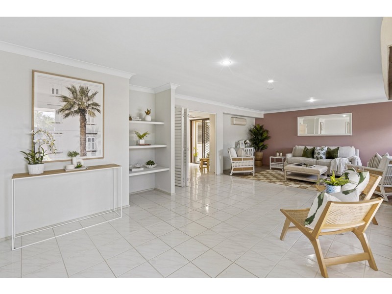 42 Latrobe Avenue, Helensvale QLD 4212