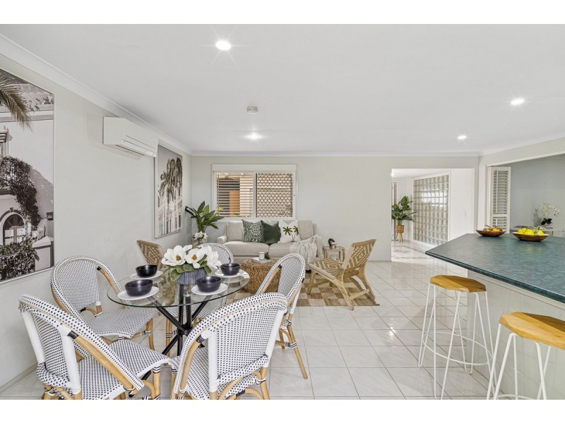 42 Latrobe Avenue, Helensvale QLD 4212