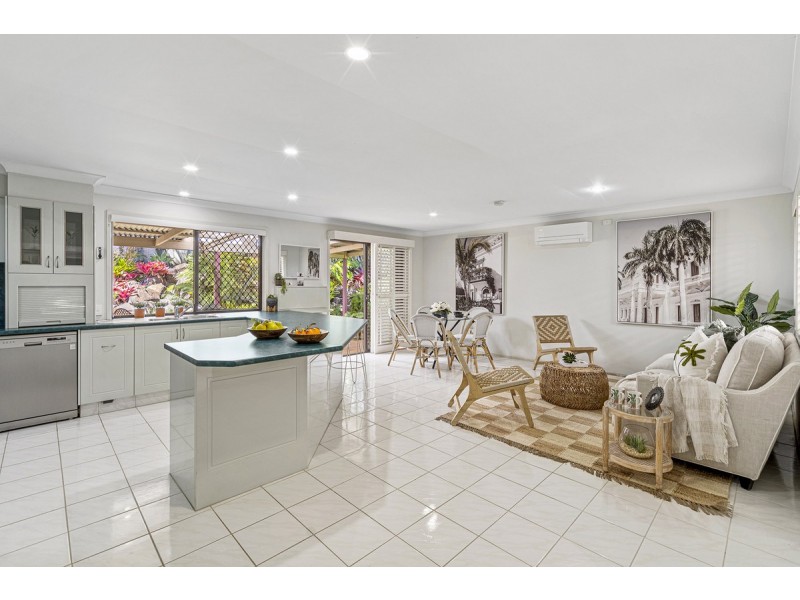 42 Latrobe Avenue, Helensvale QLD 4212