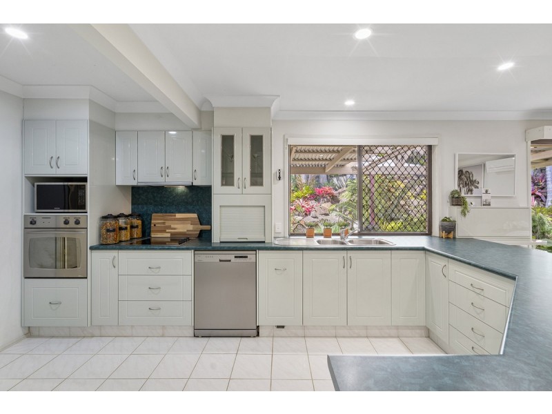 42 Latrobe Avenue, Helensvale QLD 4212