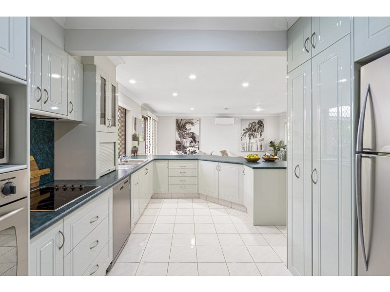 42 Latrobe Avenue, Helensvale QLD 4212