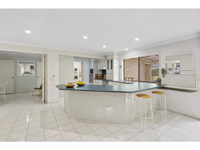 42 Latrobe Avenue, Helensvale QLD 4212