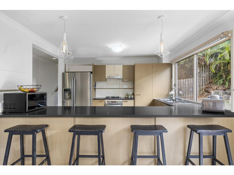 5 Silver Dawn Crescent, Oxenford QLD 4210