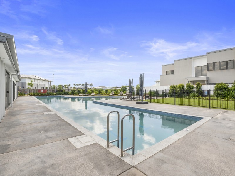 63/1 Lyra Avenue, Hope Island QLD 4212