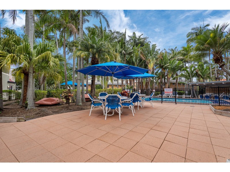 6/27 Peninsular Drive, Surfers Paradise QLD 4217