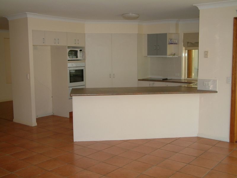 10 Midpark Court, Helensvale QLD 4212