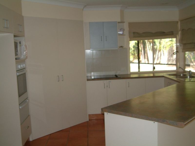 10 Midpark Court, Helensvale QLD 4212