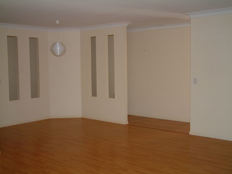 10 Midpark Court, Helensvale QLD 4212