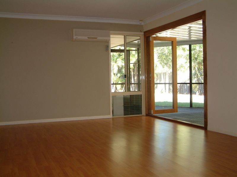 10 Midpark Court, Helensvale QLD 4212