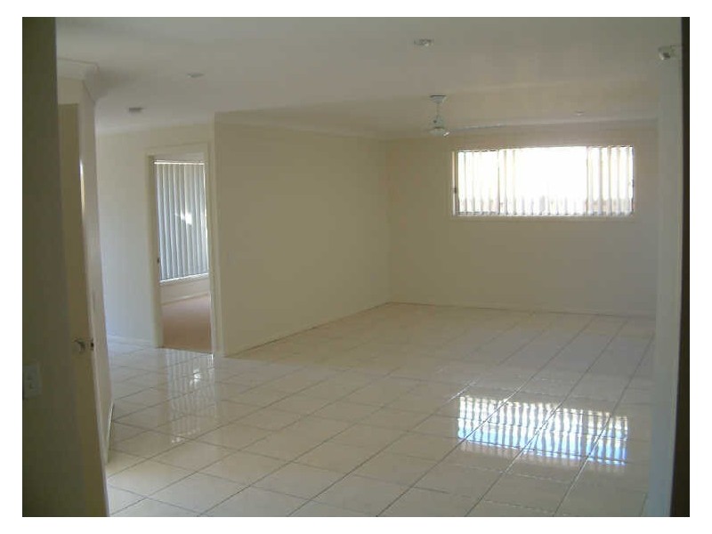 20 Bonner Court, Pacific Pines QLD 4211