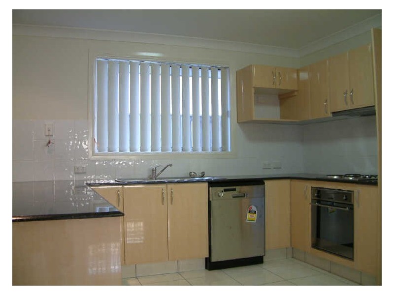 20 Bonner Court, Pacific Pines QLD 4211