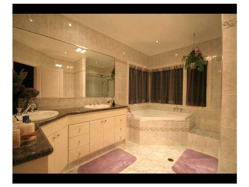 44 Riverdowns Crescent, River Downs, Helensvale QLD 4212