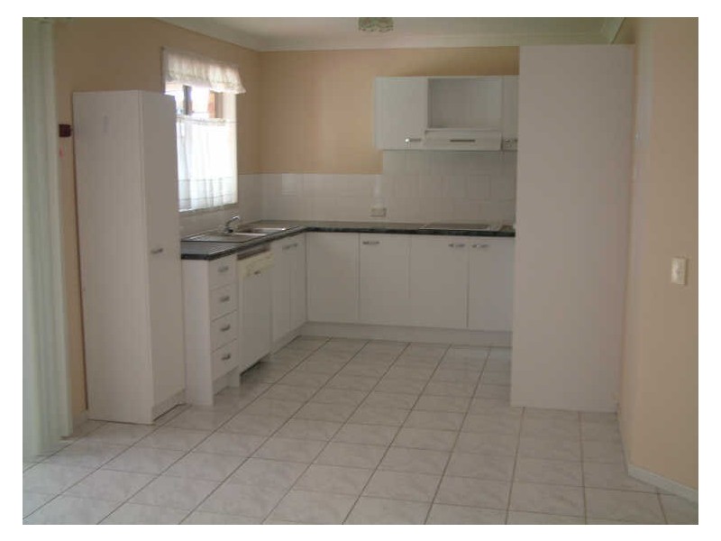 233 Universal Street, Gaven QLD 4211