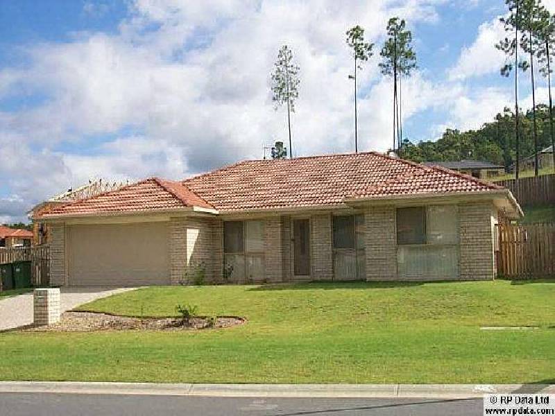 4 Rarotonga Rise, Pacific Pines QLD 4211