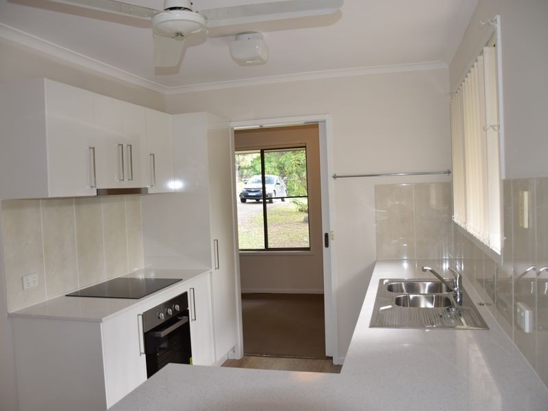 18 Wolvi Place, Helensvale QLD 4212