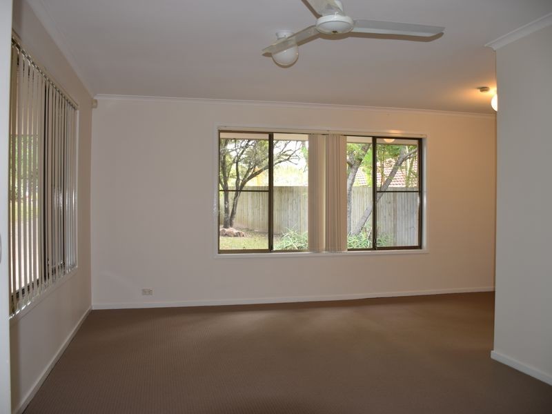18 Wolvi Place, Helensvale QLD 4212