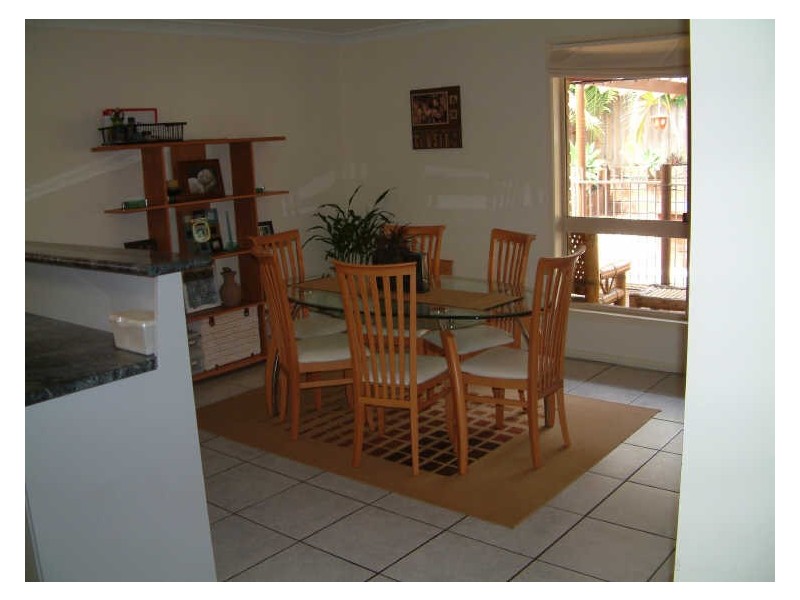 8 Polynesia Drive, Pacific Pines QLD 4211