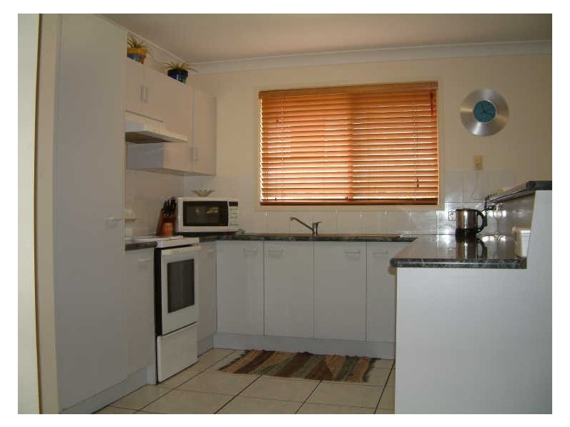 8 Polynesia Drive, Pacific Pines QLD 4211