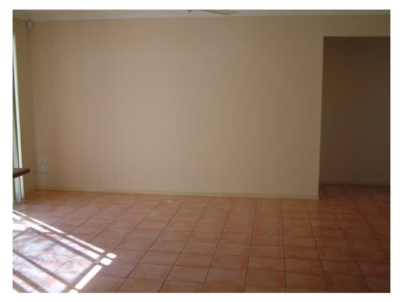 5 Matzia Avenue, Pacific Pines QLD 4211