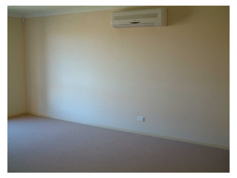 5 Matzia Avenue, Pacific Pines QLD 4211